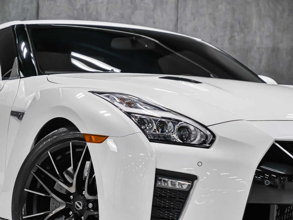 2023 Nissan GT-R PREMIUM White Montreal - photo #39