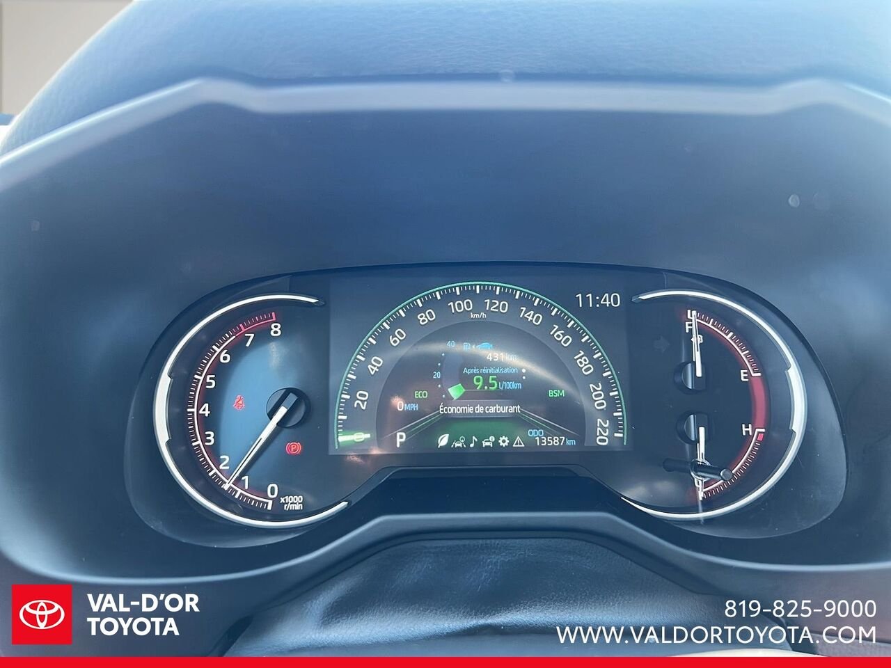 Toyota RAV4 LE TI 2025 Gris Val-d'Or - photo #12