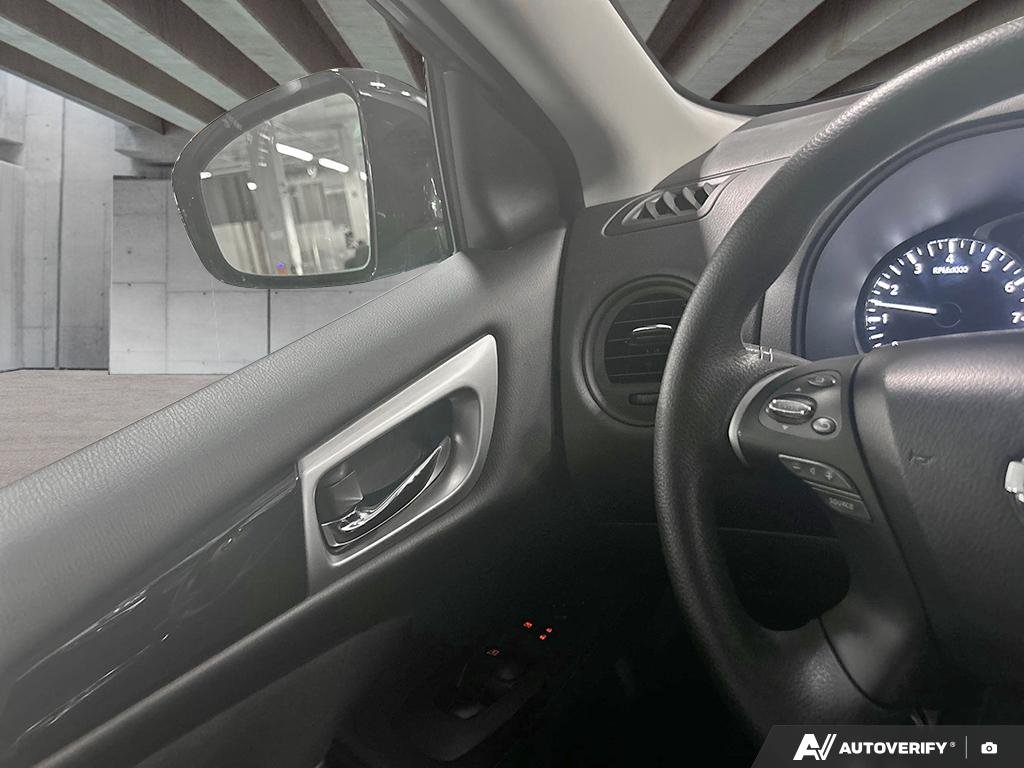 2015 Nissan Pathfinder 2601861A | S gray Edmonton - photo #16