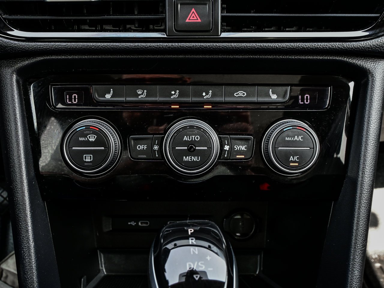 2023 Volkswagen Taos Comfortline 4MOTION *Ltd Avail* Grey Sherwood Park - photo #27