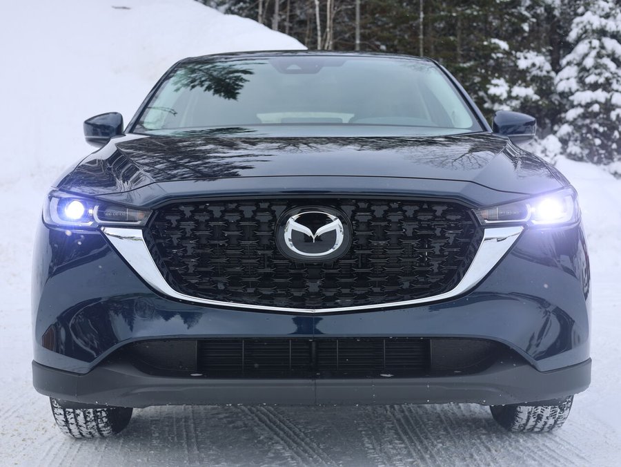 2025 Mazda CX-5 Gs, awd, Toit ouvrant, Volant chauffant, volant et rétroviseurs chauffants, hayon électrique Deep Crystal Blue Mica