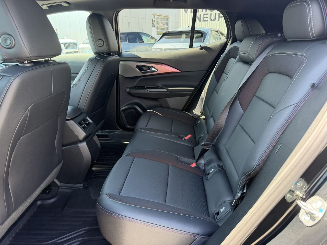 2026 Chevrolet Equinox EV RS AWD TOIT PANORAMIQUE Black Laval - photo #14