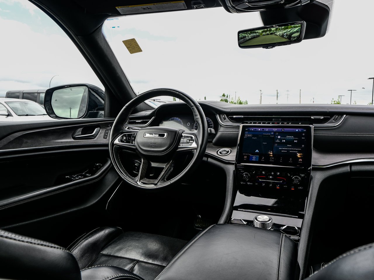 2023 Jeep Grand Cherokee Overland 4x4 Black Sherwood Park - photo #34