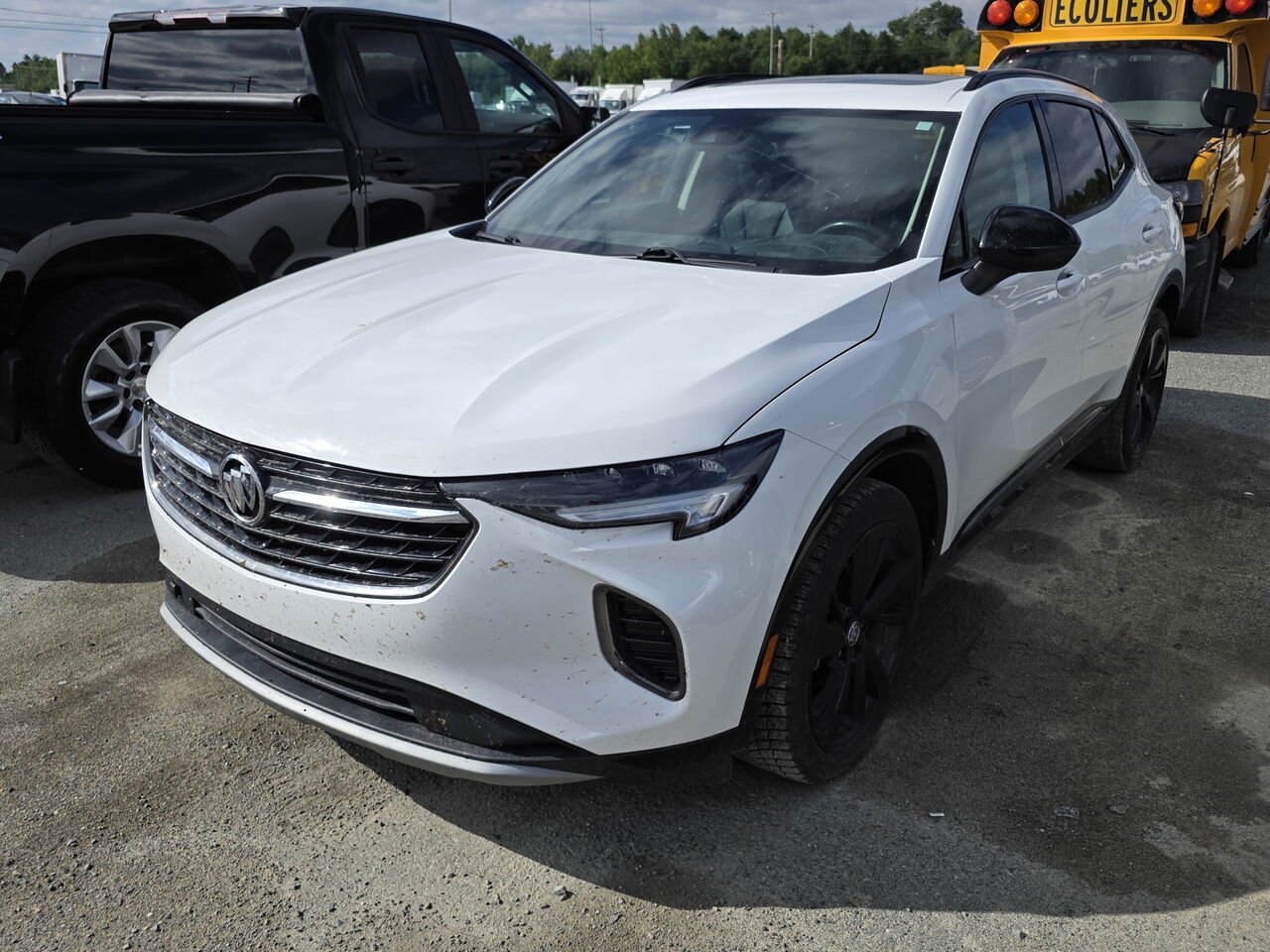 2022 Buick Envision Essence White Rouyn-Noranda - photo #1