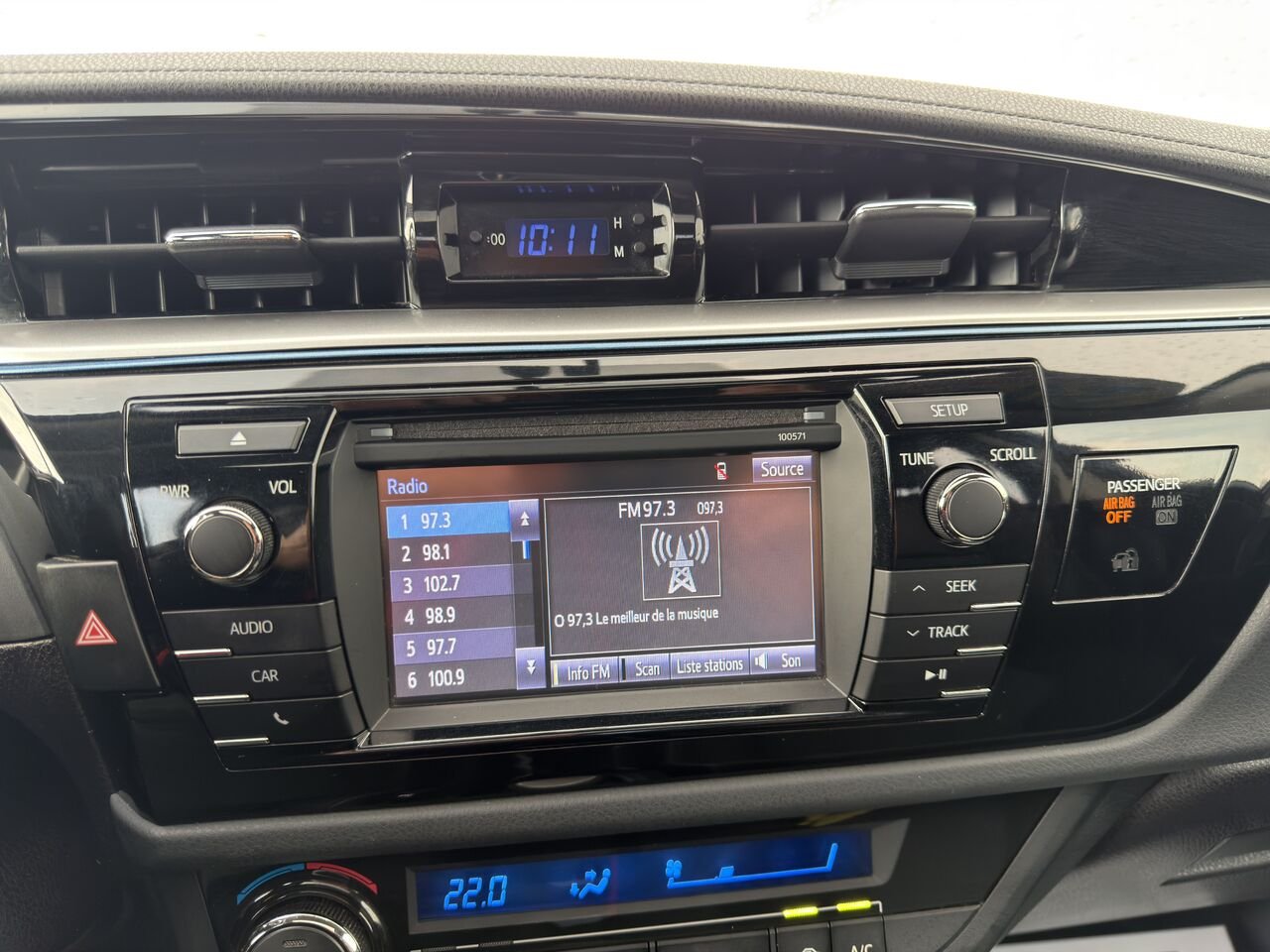 2016 Toyota Corolla Blue Thetford Mines - photo #19