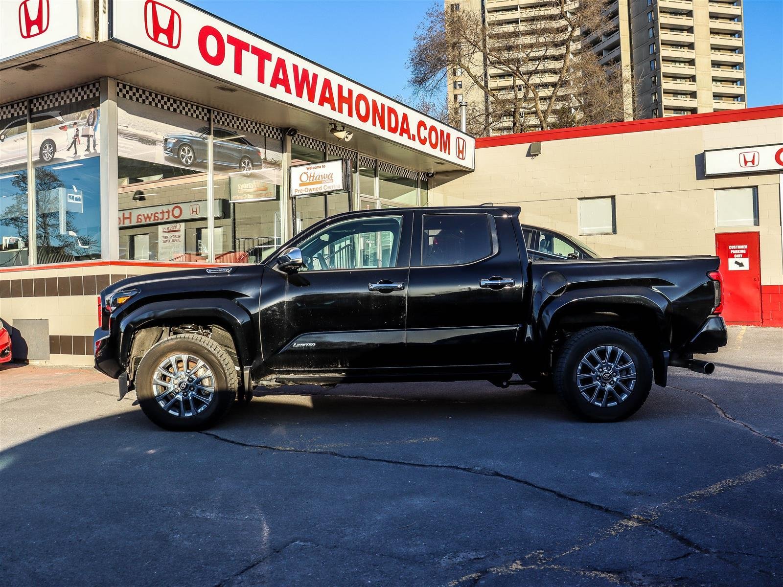 2025 Toyota Tacoma Ottawa & Gatineau - photo #4