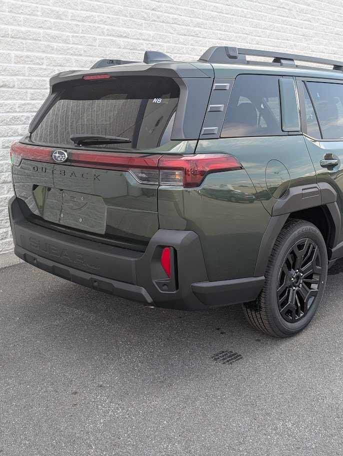 2026 SUBARU Outback LIMITED XT Deep Emerald Pearl Saint-Hyacinthe - photo #1