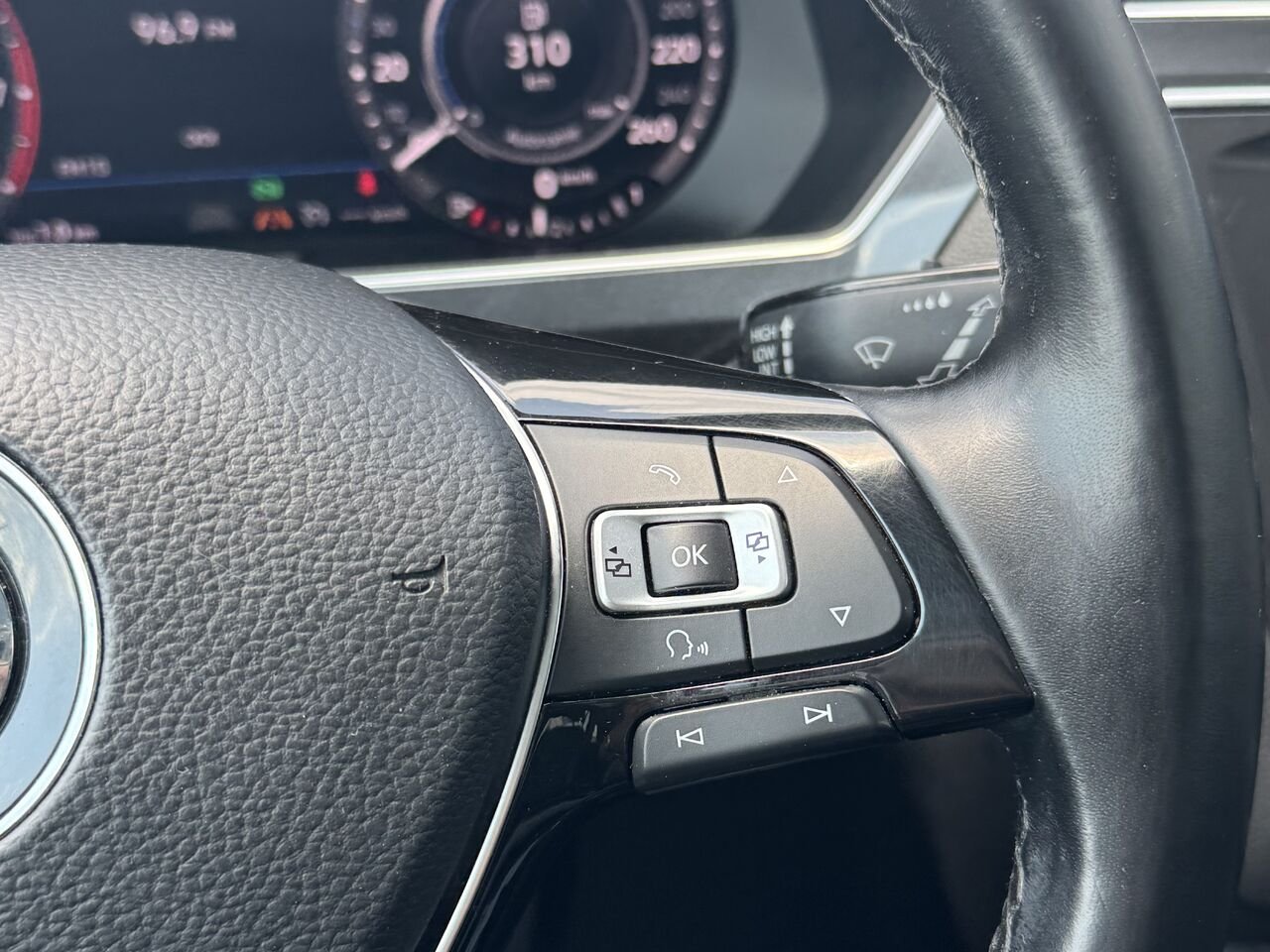 2018 Volkswagen Tiguan Highline Black Granby - photo #17