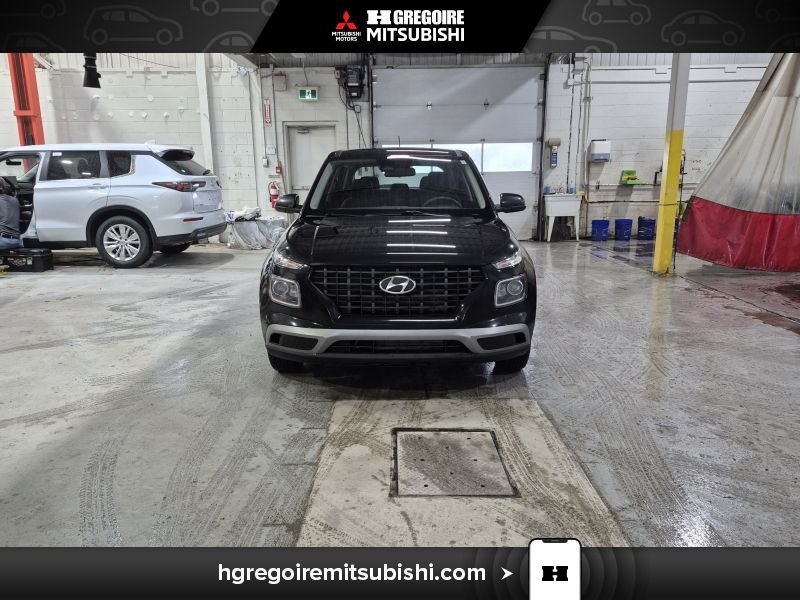 2023 Hyundai Venue Black Blainville - photo #1