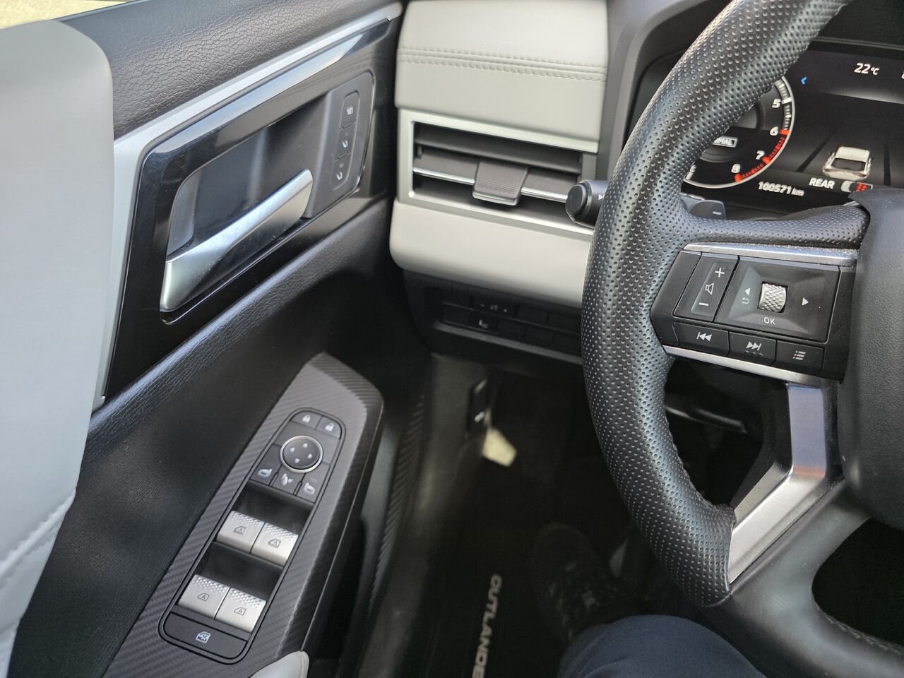2022 Mitsubishi Outlander GT S-AWC White Rouyn-Noranda - photo #13