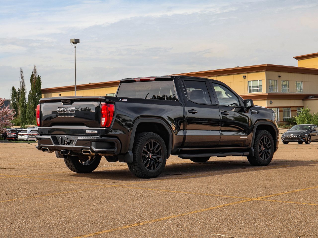 2024 GMC Sierra 1500 4WD Crew Cab 147 Elevation Black Sherwood Park - photo #7