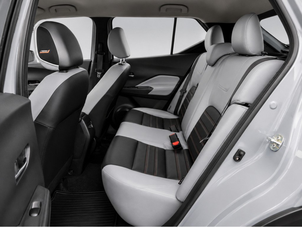 2024 Nissan Kicks Grey Saint-Basile-le-Grand - photo #14