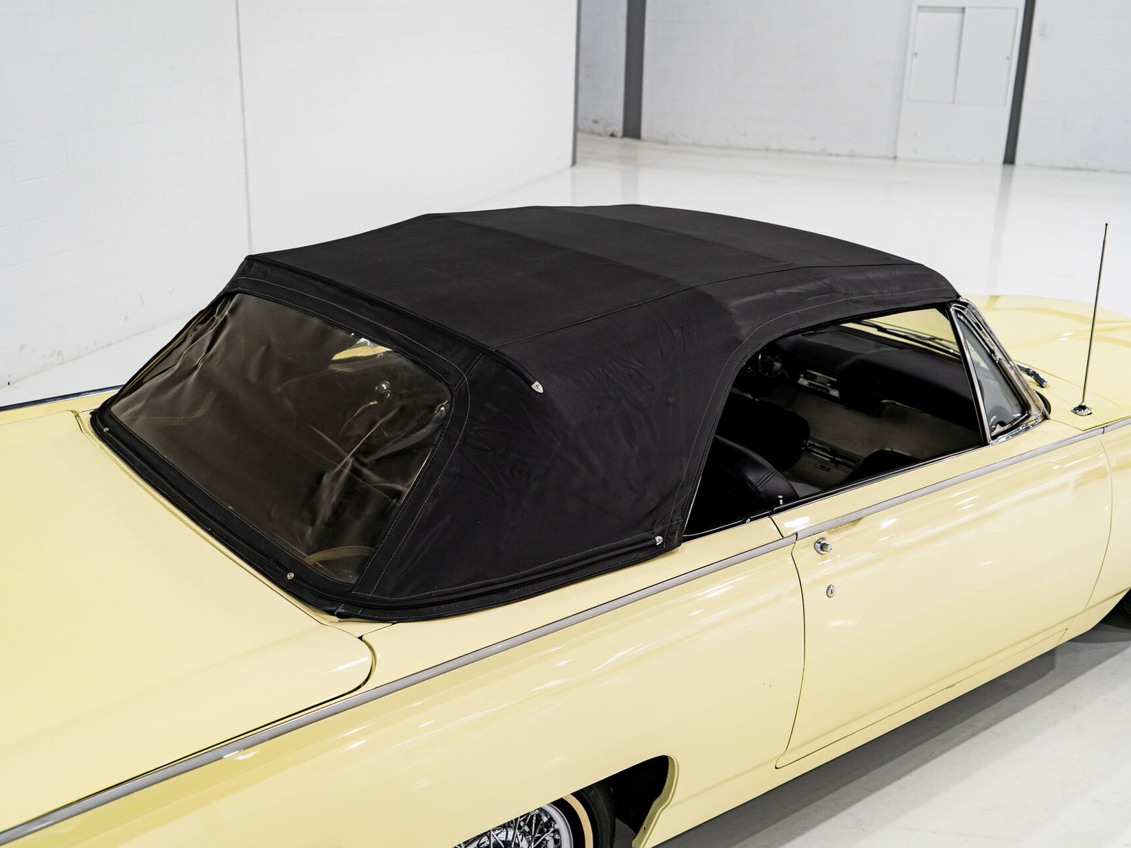 Ford Thunderbird Beautifully Presented From Older Restoration with original bill of sale 1962 Jaune Montréal - photo #51