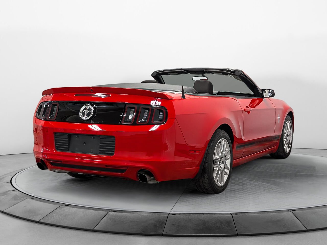 2014 Ford MUSTANG Convertible V6 Premium 1 Propriétaire Manuelle Red Sherbrooke - photo #5
