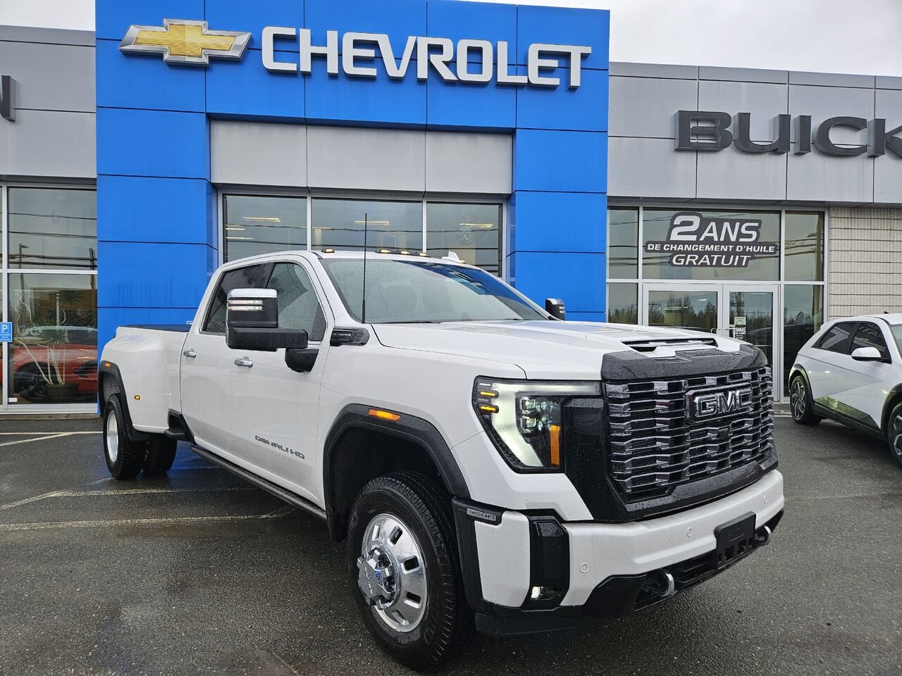 GMC Sierra 3500HD Denali Ultimate cabine multiplace 4RM 172 po 2025 Blanc Thetford Mines - photo #1