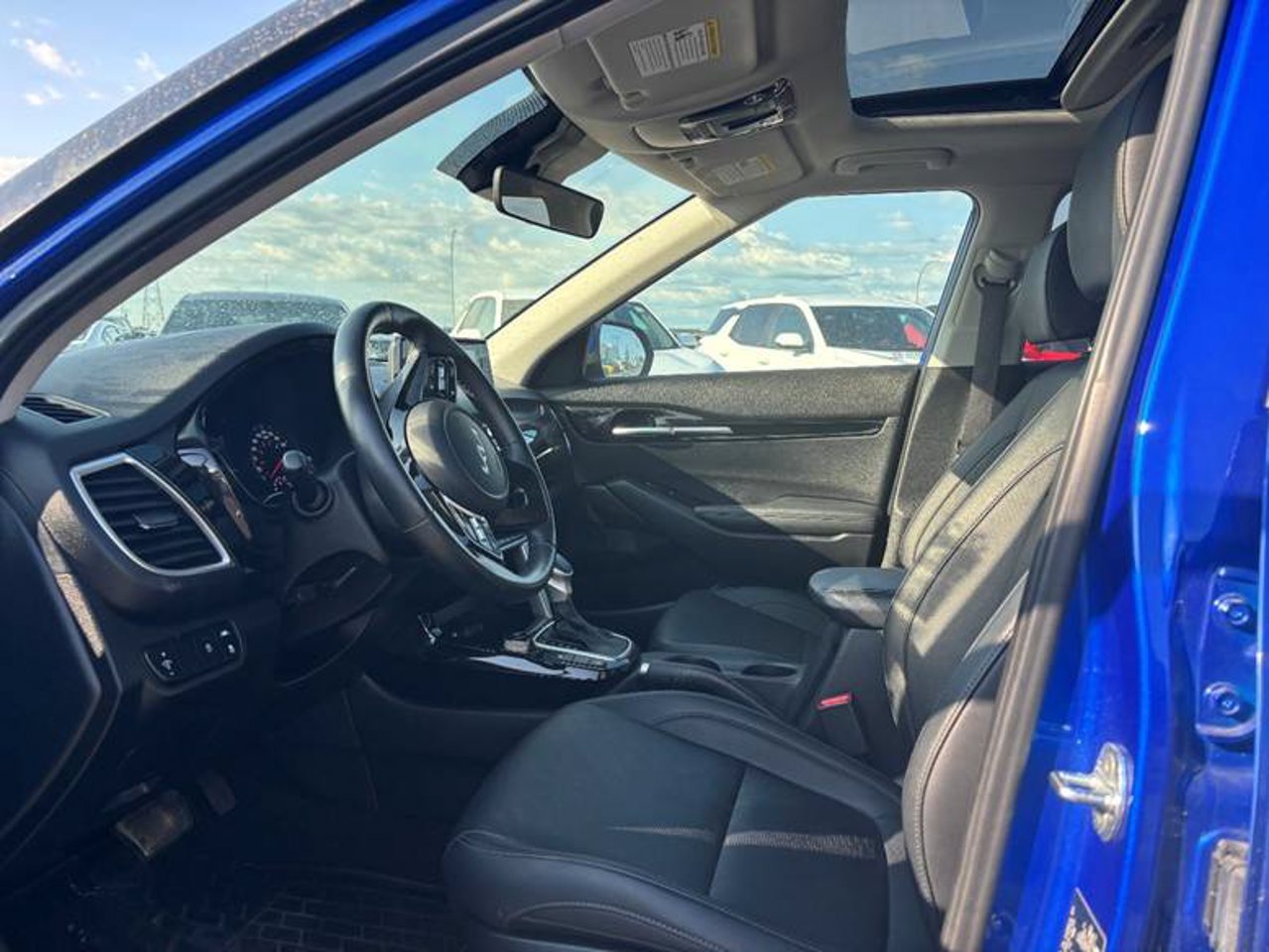 2023 Kia Seltos EX AWD Blue Sherwood Park - photo #5