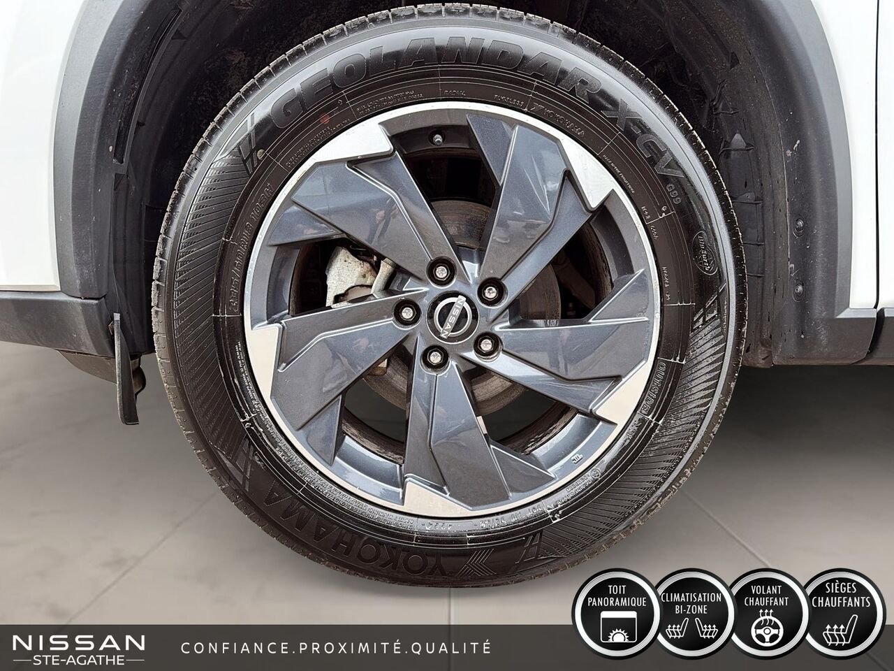 2025 Nissan Rogue SV TI avec ensemble toit ouvrant White Saint-Jérôme - photo #6