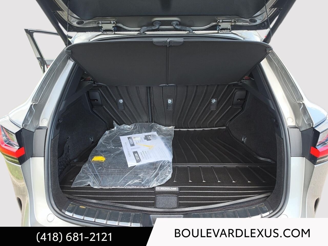 Lexus NX 19896A | NX 350h TI 2024 Argent Québec - photo #20