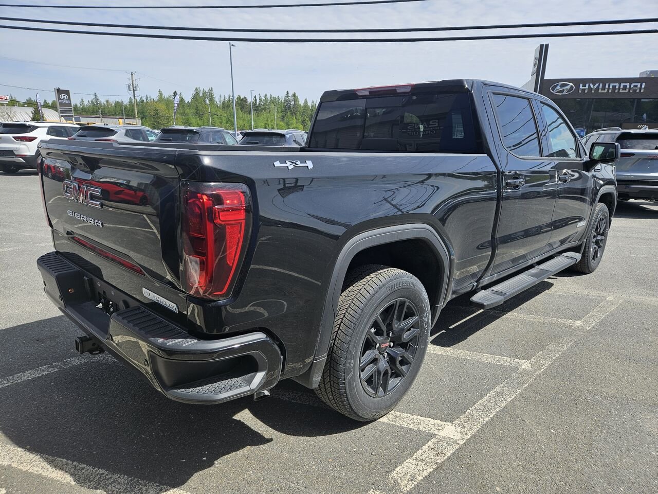 GMC Sierra 1500 Elevation cabine multiplace 4RM 157 po 2026 NOIR ONYX Thetford Mines - photo #2