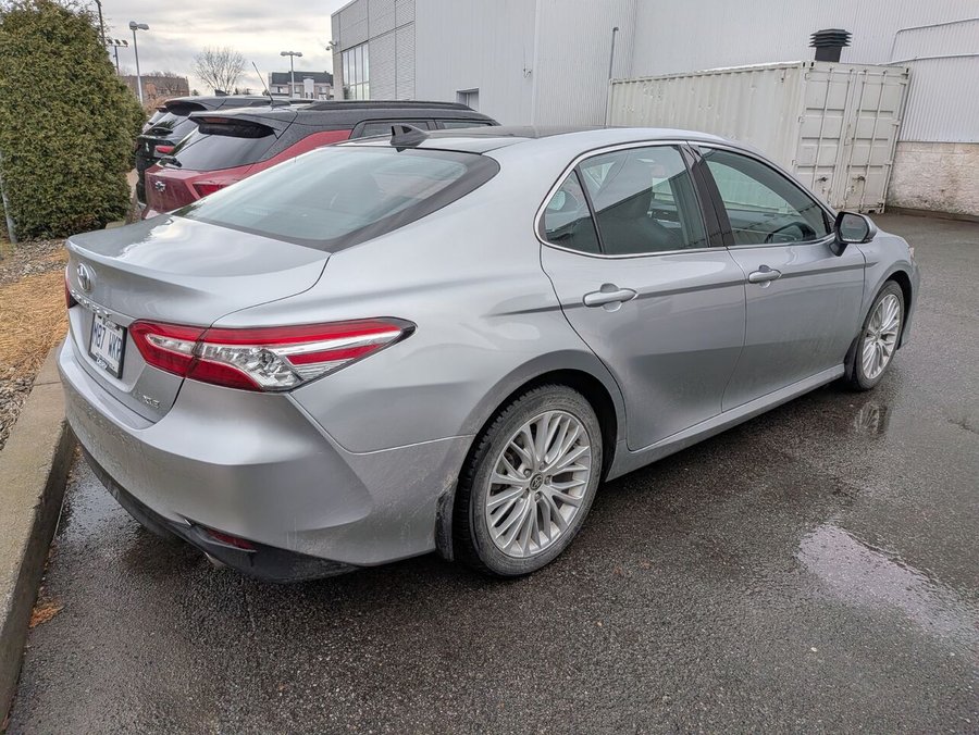Toyota Camry XLE AUTOMATIQUE-TOIT PANORAMIQUE-BANC CHAUFFANT-BLUETOOTH 2020 Argent