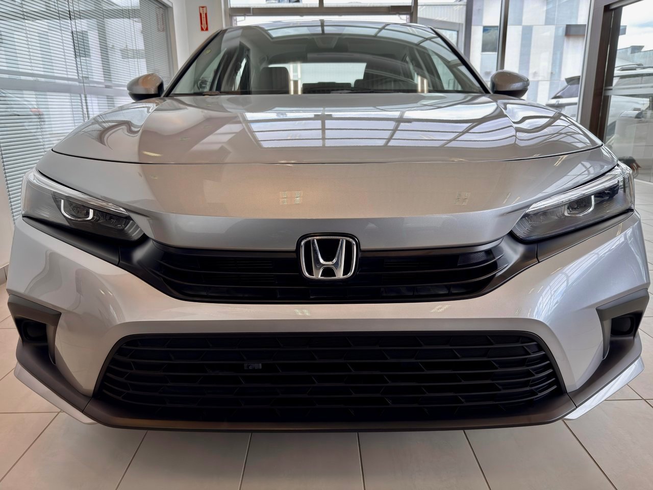 2024 Honda Civic Sedan Silver Notre-Dame-des-Prairies - photo #5