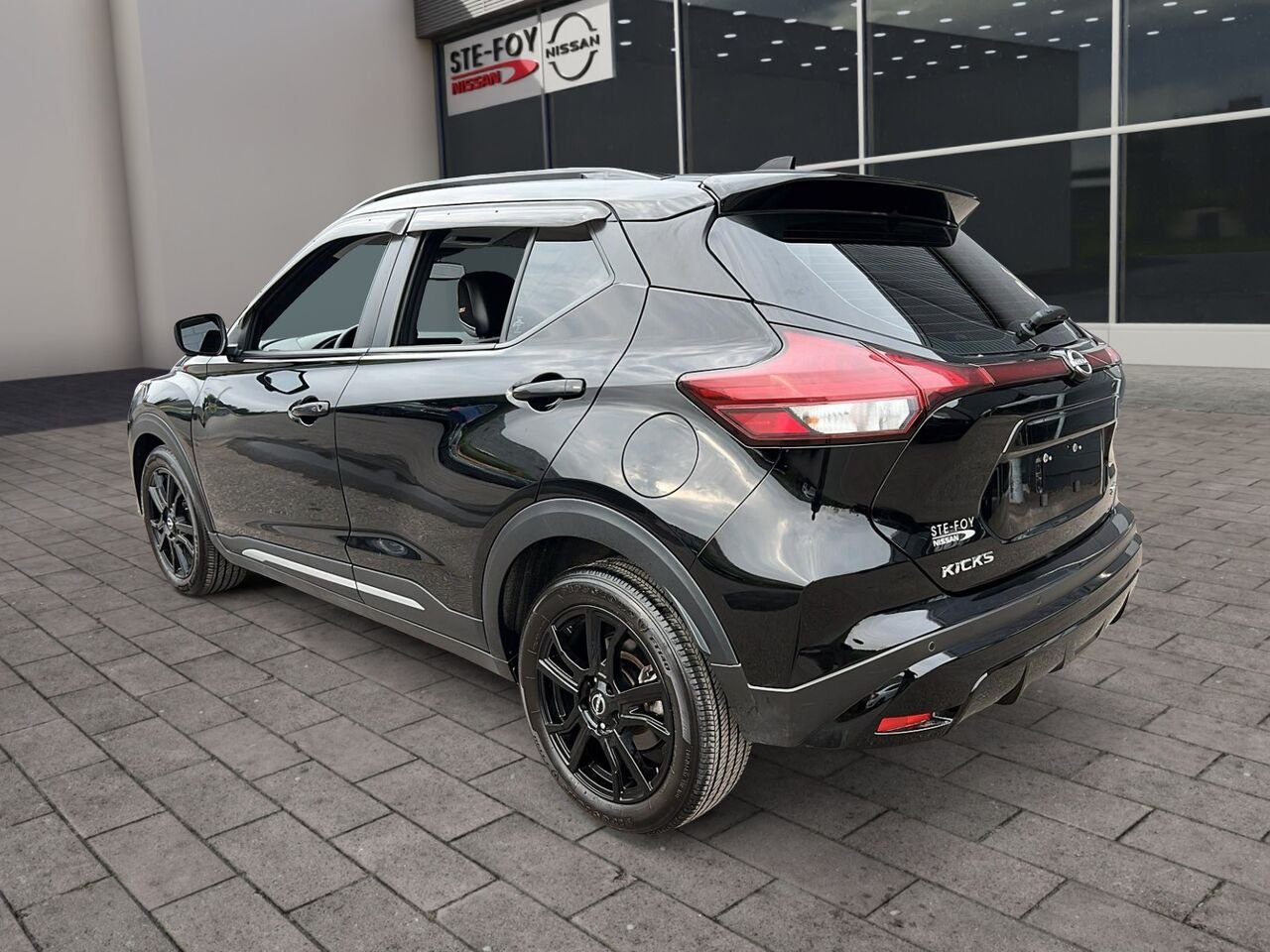 2024 Nissan Kicks SR Black Québec - photo #3