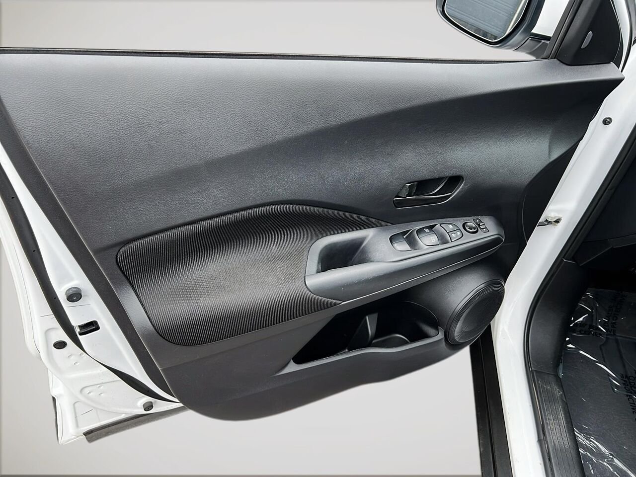 2024 Nissan KICKS S TA White Québec - photo #10