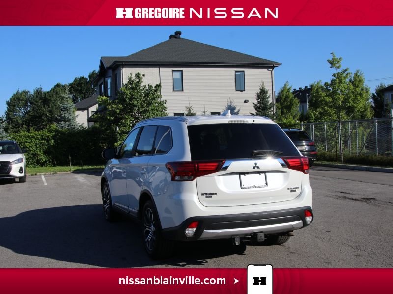 2018 Mitsubishi Outlander White Laval - photo #5
