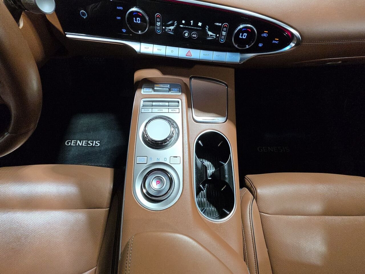 2022 Genesis GV70 2.5T Advanced Plus TI, toit ouvrant panoramique, navigation, sièges fonction mémoire, volant Blue Val-David - photo #12