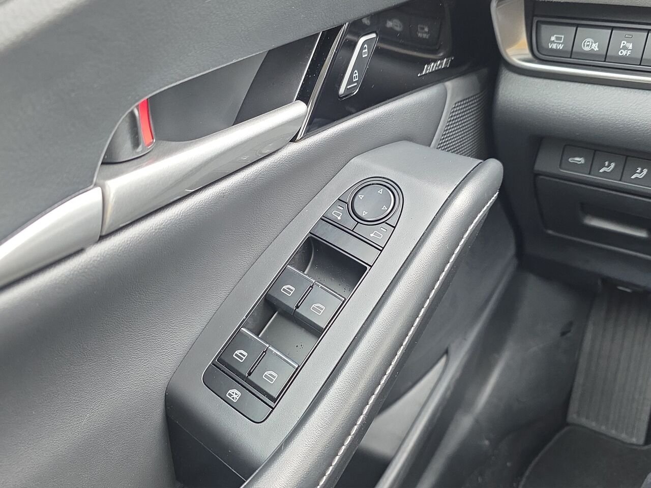 Mazda CX-30 GT turbo, awd, toit ouvrant, Écran 360 degré, Navigation, chargeur sans fil pour cellulaire 2026 Gris aéro métallisé Val-David - photo #13