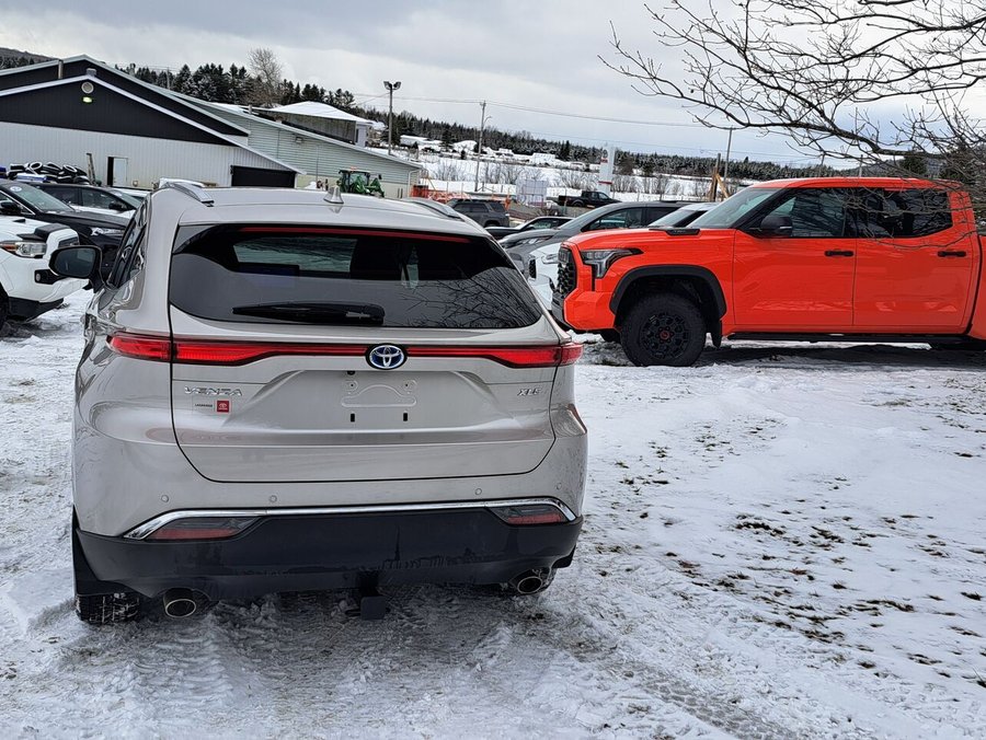 2024 Toyota Venza 2024 Titanium Glow