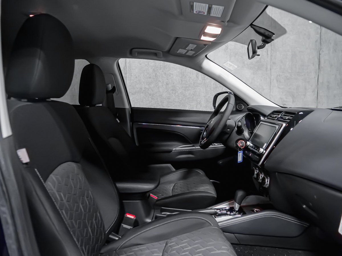 2026 Mitsubishi RVR SE Black Montreal - photo #13