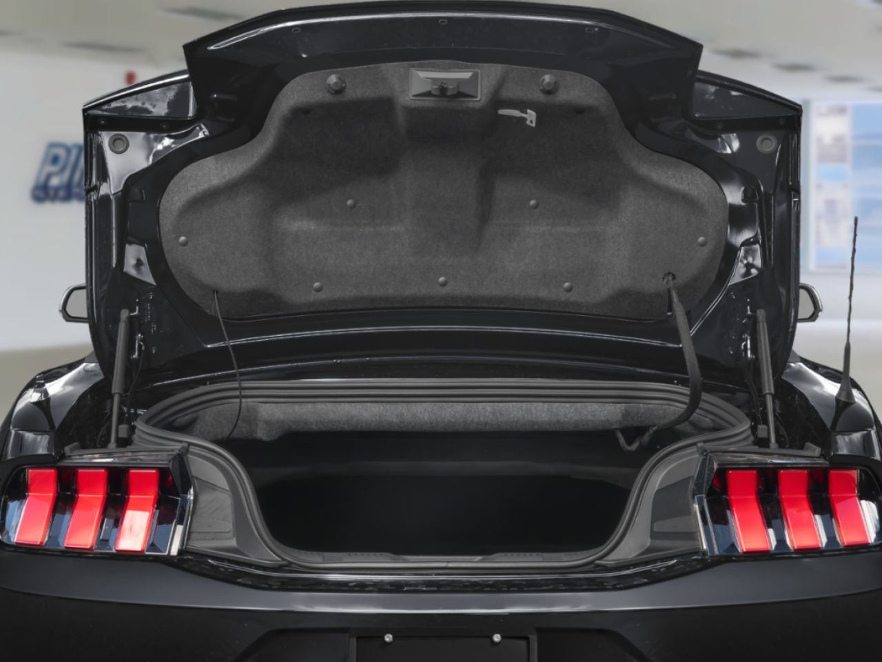 Ford Mustang 2026 Noir ombre Sainte-Julienne - photo #7