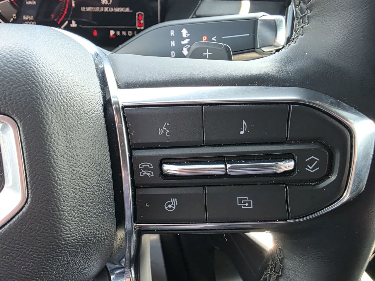 GMC Acadia Elevation 2024 Blanc Rouyn-Noranda - photo #38