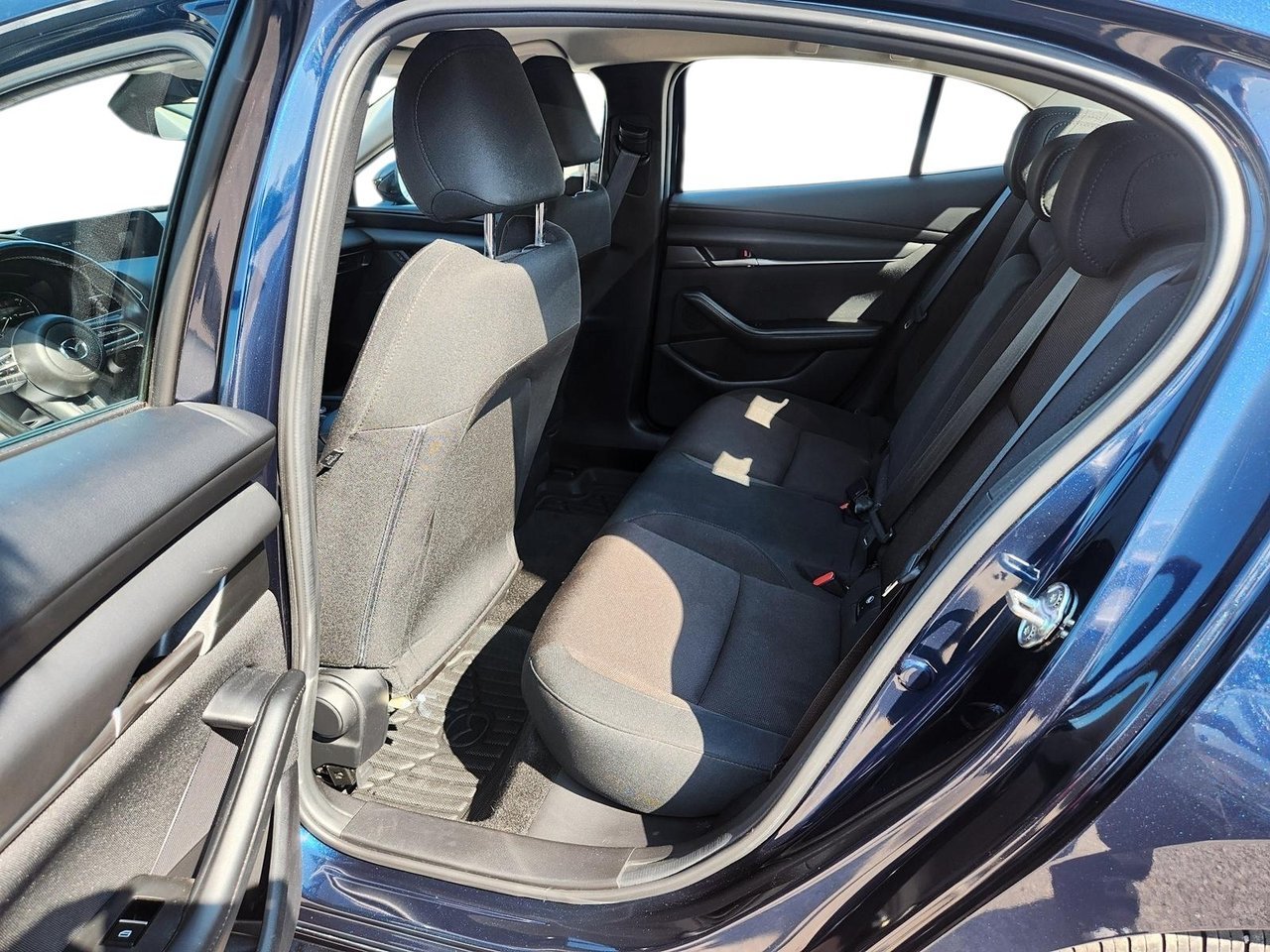 2023 Mazda Mazda3 VIN 3MZBPBCM5PM354020 Blue Baie-Comeau - photo #9