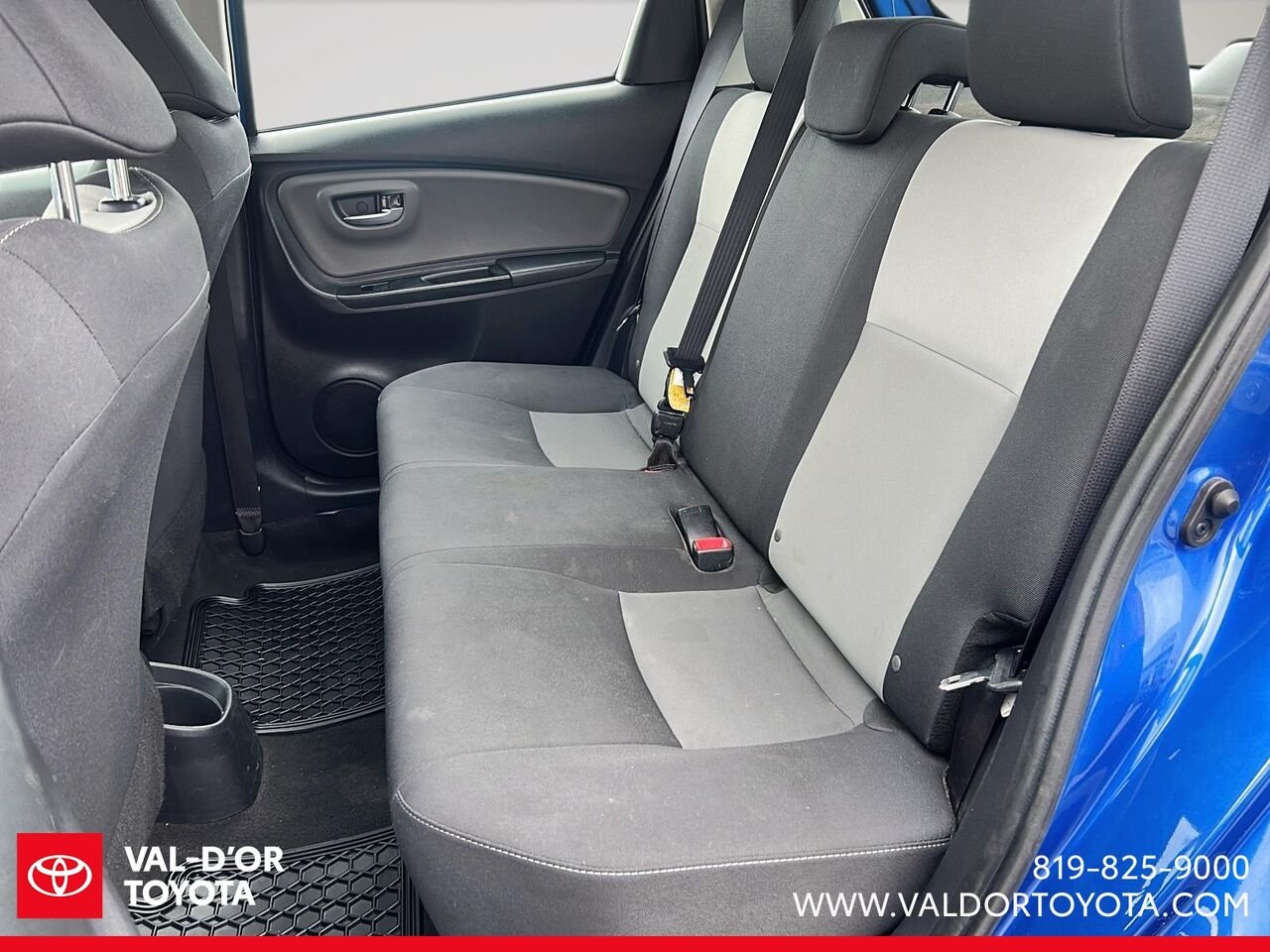 Toyota Yaris Hatchback LE 5 portes BA 2018 Bleu Val-d'Or - photo #8