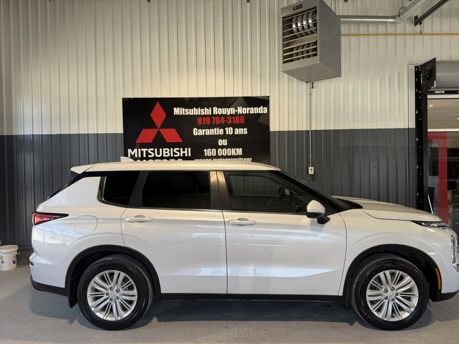 Mitsubishi Outlander ES S-AWC 2022 Blanc