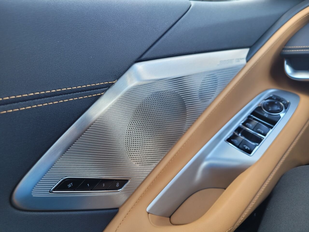 2024 Chevrolet Corvette Z06 cabriolet 2 portes avec 2LZ Grey Thetford Mines - photo #22
