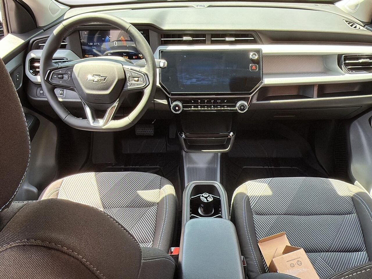 CHEVROLET Bolt LT 2027 GRIS STERLING METALLISE Saint-Hyacinthe - photo #9