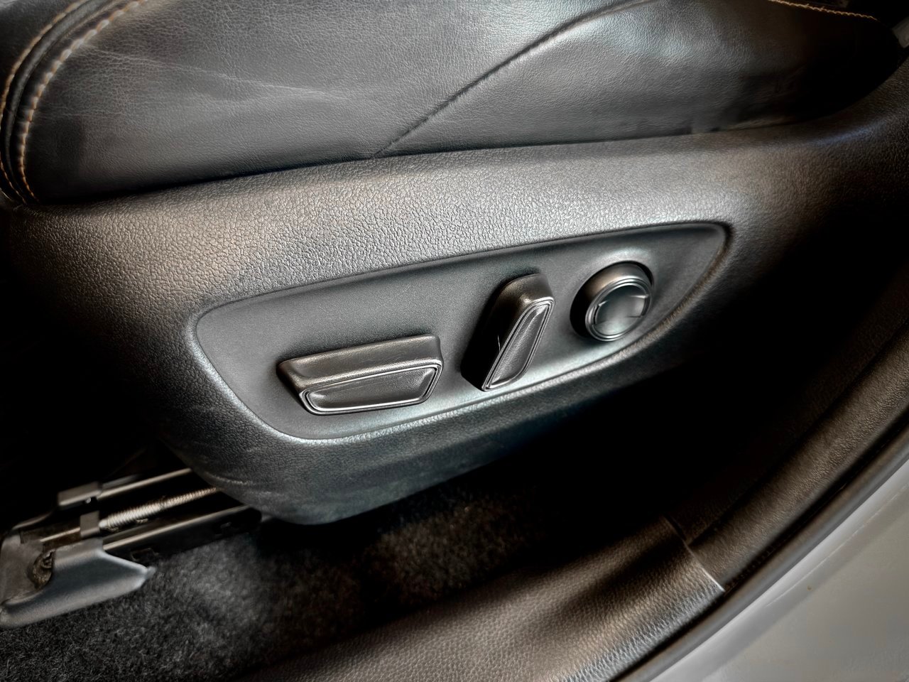 2020 Toyota RAV4 gray Notre-Dame-des-Prairies - photo #39