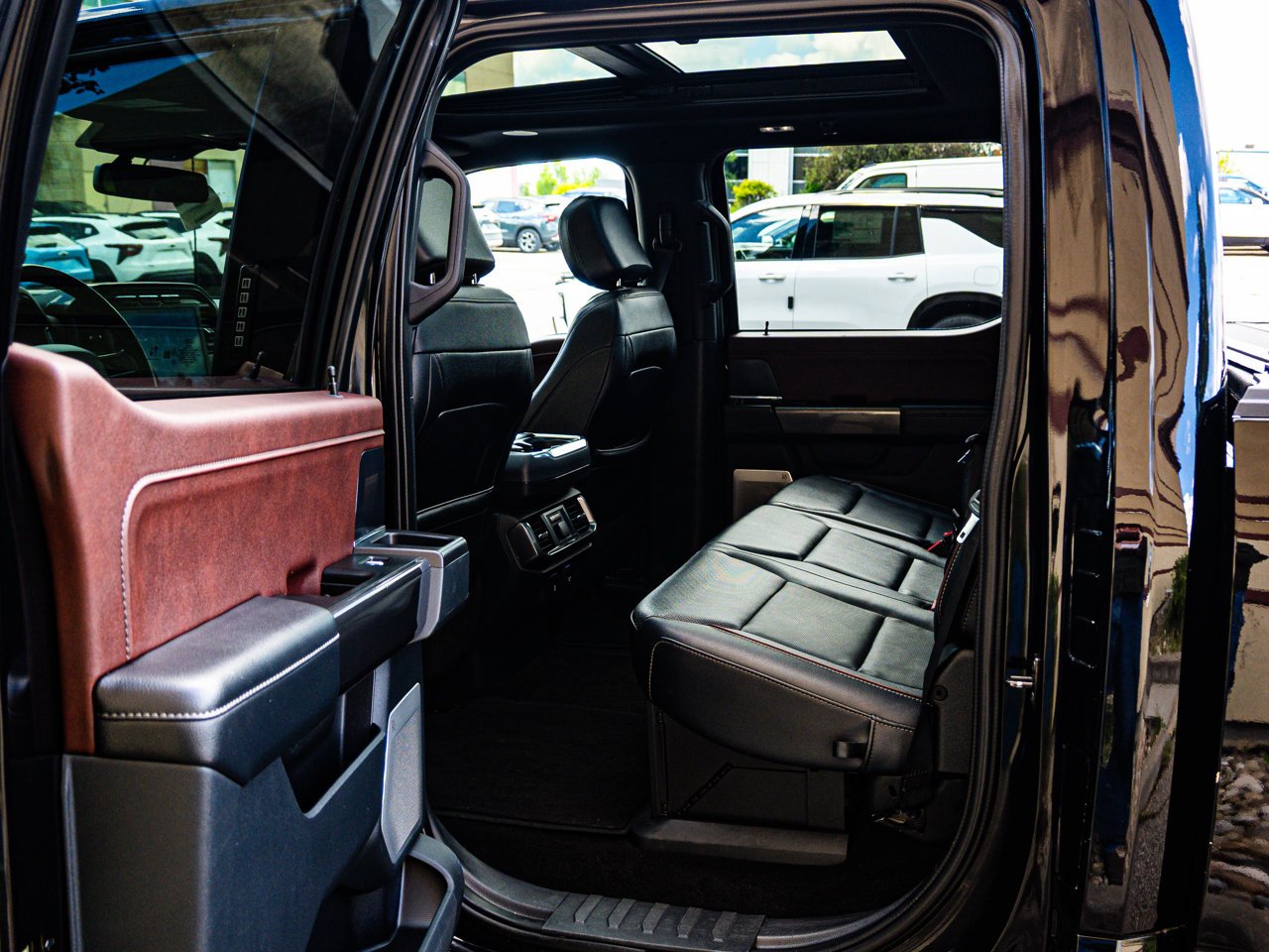 2023 Ford F-150 LARIAT 4WD SuperCrew 5.5' Box Black Sherwood Park - photo #30