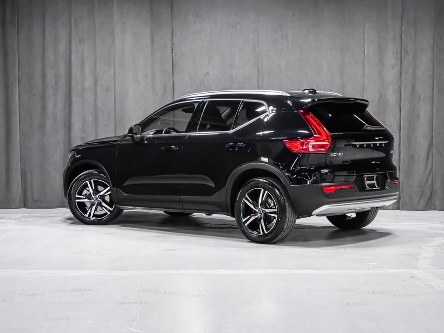 2025 Volvo XC40 B5 CORE BRIGHT CLIMATE Black