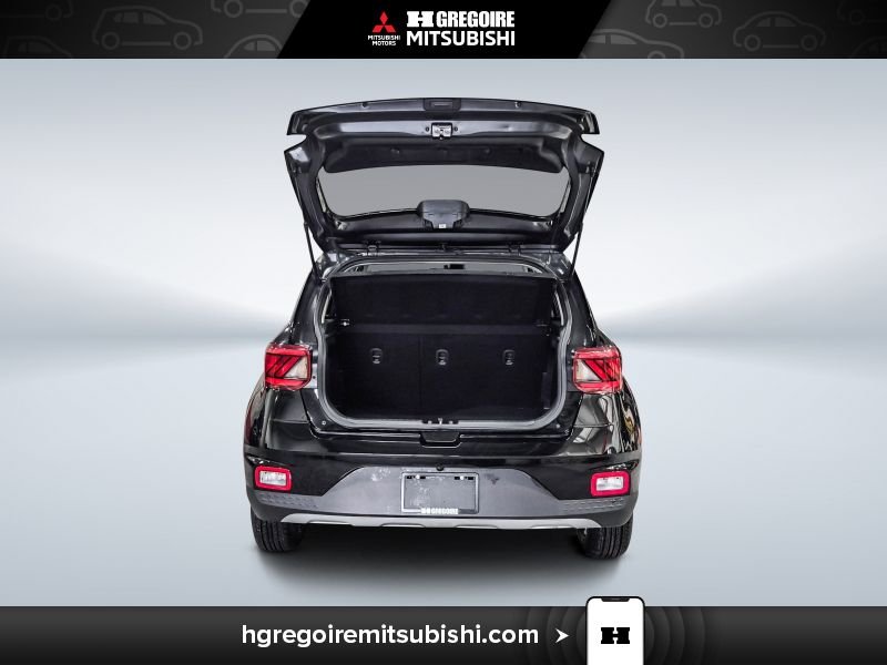 2023 Hyundai Venue Black Saint-Eustache - photo #28