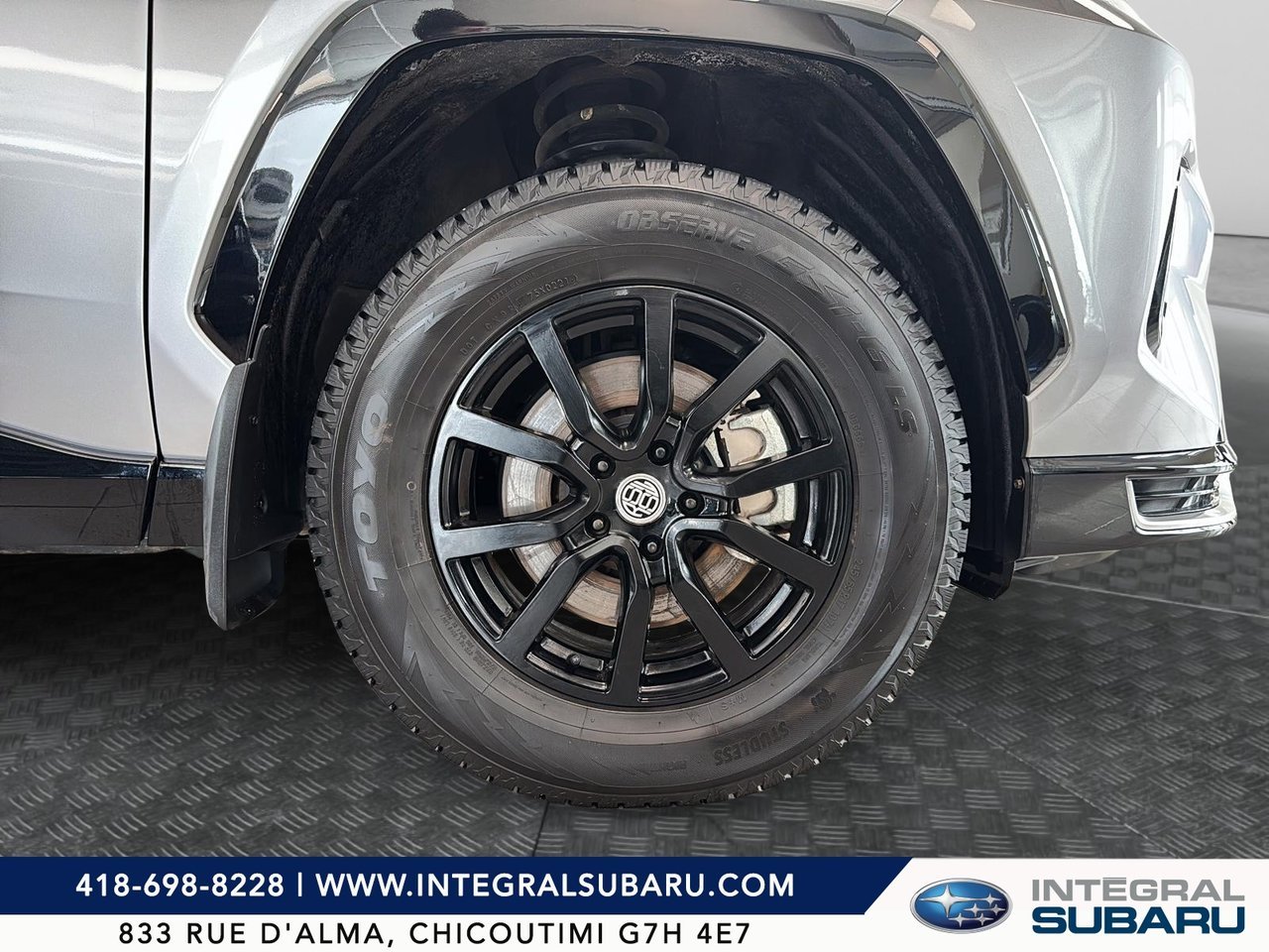 Toyota RAV4 Prime NIV JTMGB3FVXRD186214 2024 Argent Chicoutimi - photo #7