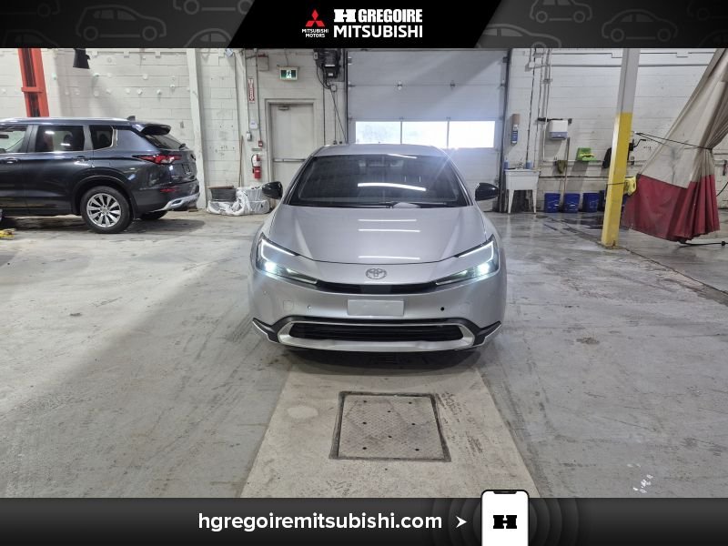 2024 Toyota Prius Silver Blainville - photo #1