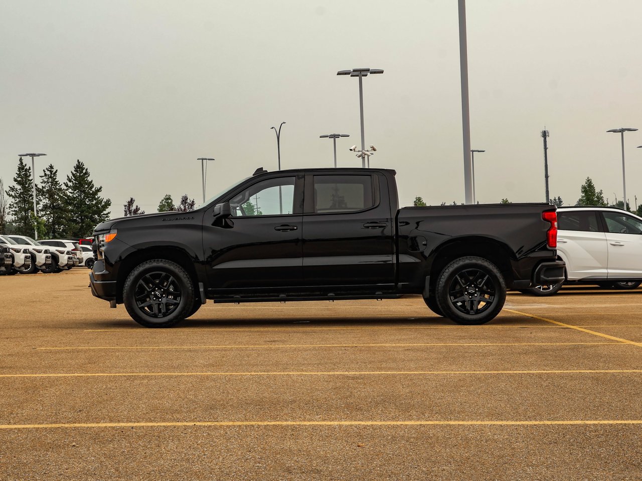 2023 Chevrolet Silverado 1500 4WD Crew Cab 147 Custom Black Sherwood Park - photo #4