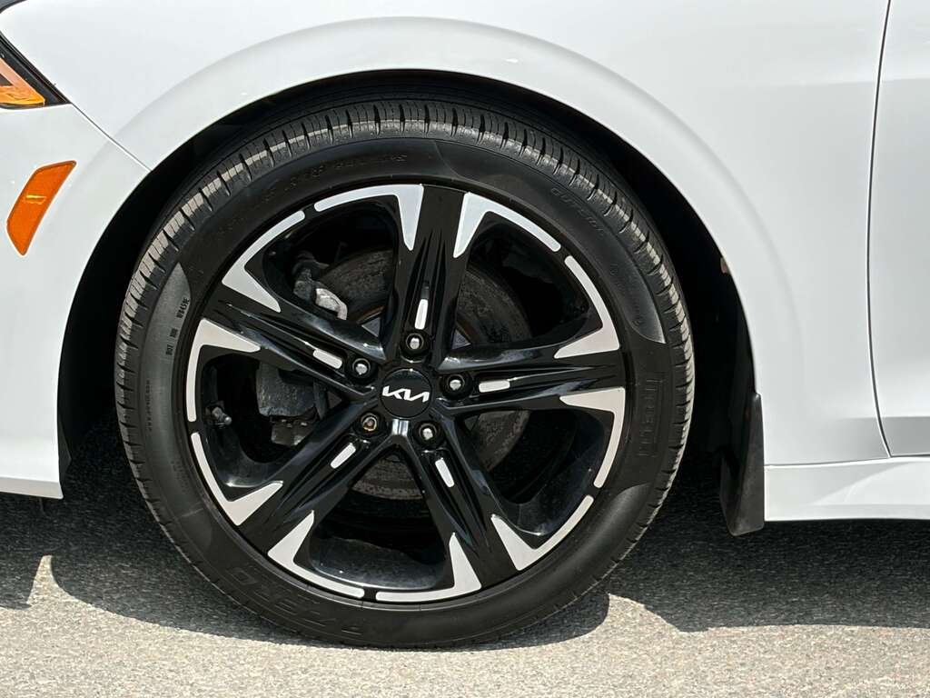 2022 Kia K5 White Gatineau - photo #9