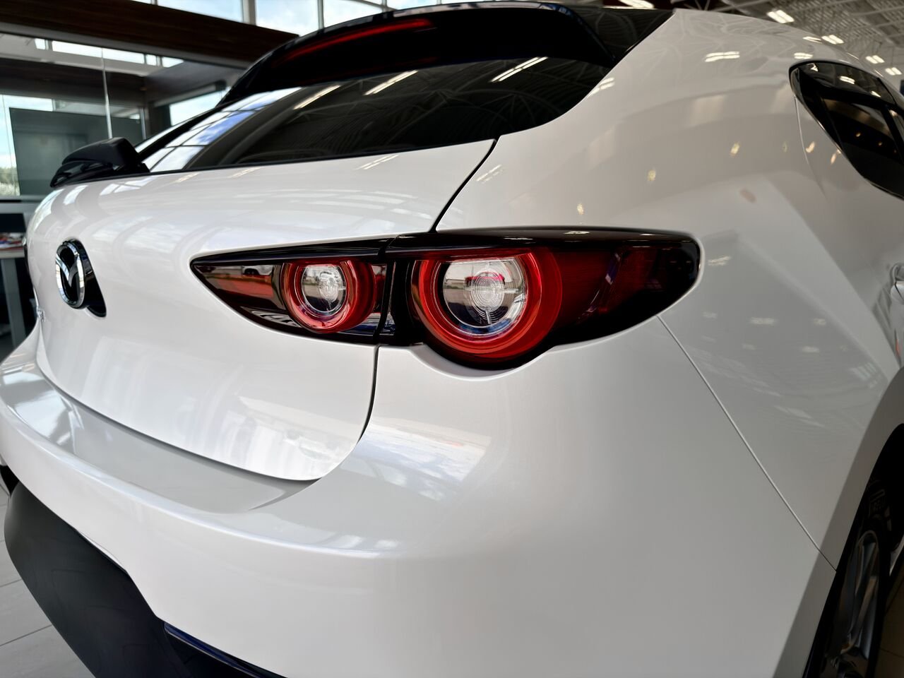 2024 MAZDA MAZDA3 SPORT GX White Notre-Dame-des-Prairies - photo #11