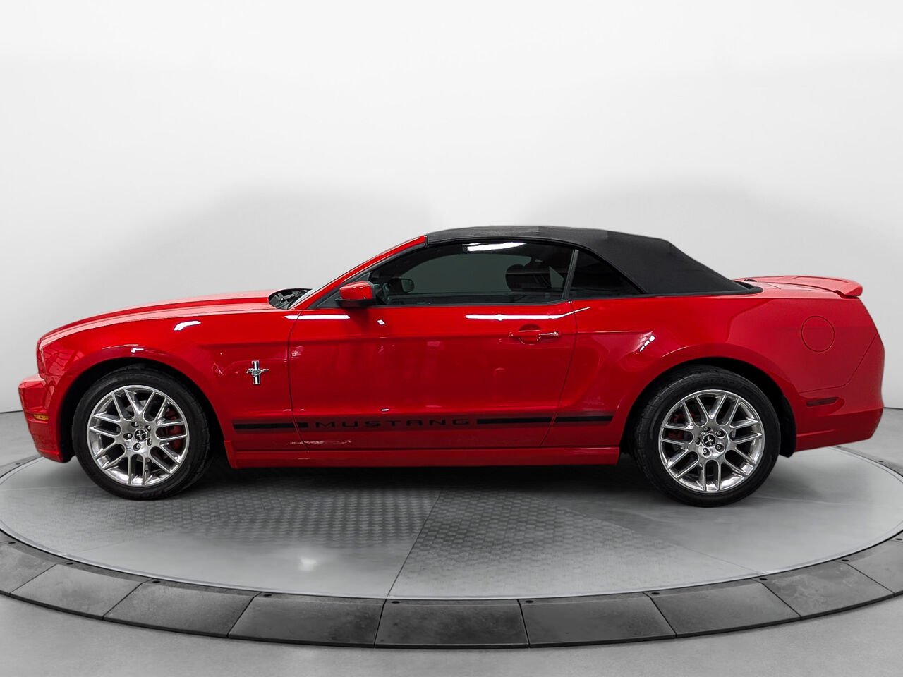 2014 Ford MUSTANG Convertible V6 Premium 1 Propriétaire Manuelle Red Sherbrooke - photo #1