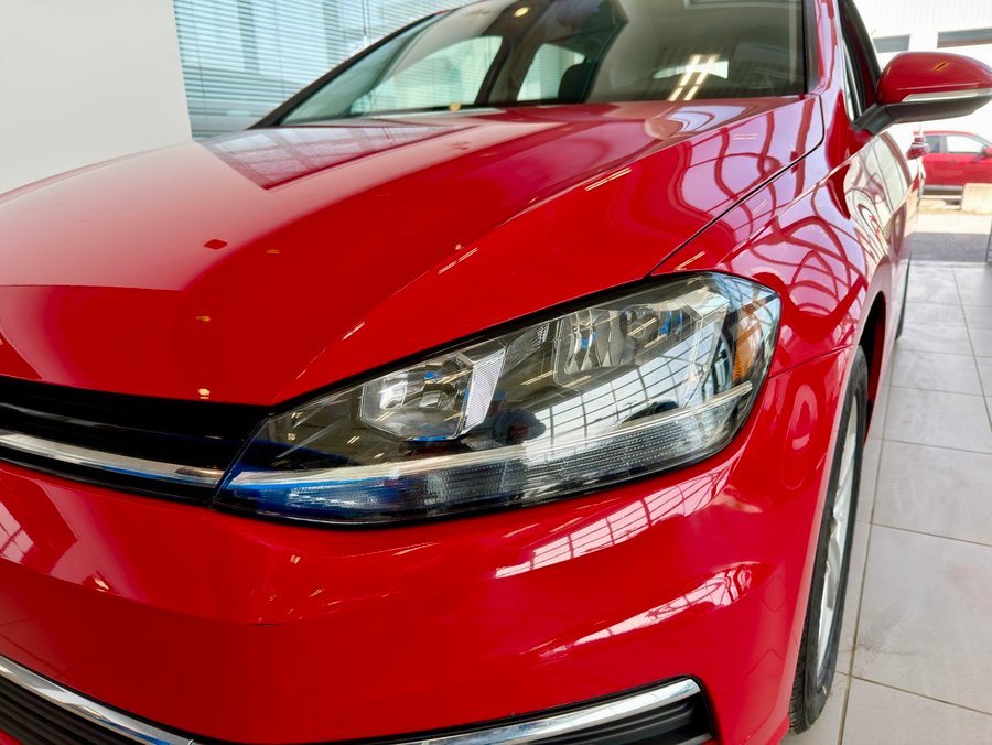 2021 Volkswagen Golf 2021 Red